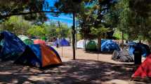 Imagen de Verano gasolero en Las Grutas: las postales del turismo en carpa y con comida barata