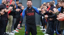 Imagen de Llegó el campeón del mundo: Messi volvió al París Saint Germain y así fue recibido por sus compañeros