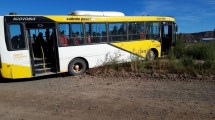 Imagen de Video: un colectivo tuvo una falla en Plottier y una mujer fue trasladada al hospital