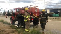 Imagen de Una vivienda fue arrasada por un incendio al este de Bariloche en la primera mañana del año