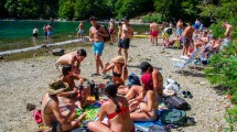 Imagen de Así es Lago Hermoso, el paraíso que la rompe este verano en San Martín de los Andes