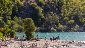 La hermosa playa de San Martín de los Andes destacada por un prestigioso medio internacional