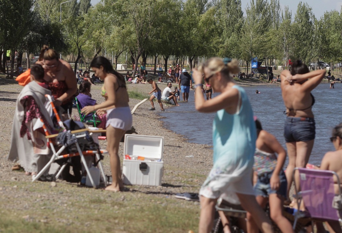 1 de enero de 2023 Balneario Sandra Canale & Valentina Sur. Foro: Oscar Livera