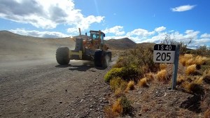 Continúan las tareas de mejoramiento de traza en la ruta nacional 1s 40