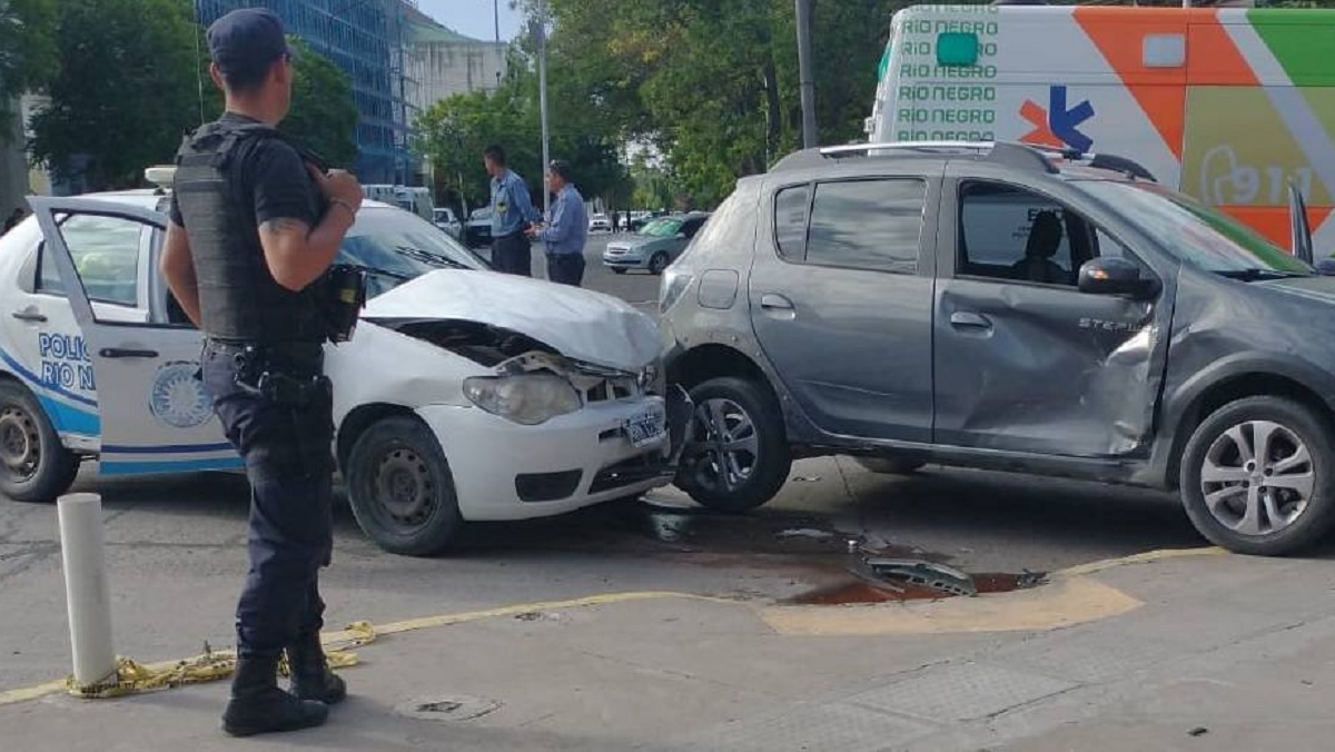 El choque ocurrió durante la tarde de este lunes, en la intersección de Laprida y Belgrano. Foto Gentileza: VDM Noticias.