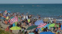 Imagen de Vacaciones gasoleras en Las Grutas: campings, pizza y ‘avivadas’ para alojarse 8 donde entran 4