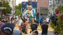 Imagen de Inauguraron «Campeones del mundo», el mural con Messi y la copa en el centro de Neuquén