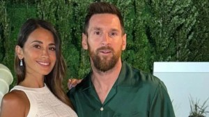 ¿Qué se puso? El llamativo look de Lionel Messi para recibir Año Nuevo