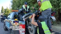 Imagen de Secuestran varios autos y motos durante un fuerte operativo policial en el oeste de Neuquén