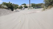 Imagen de La arena complica el ingreso a la playa en Pozo Salado y los vecinos piden ayuda a la provincia