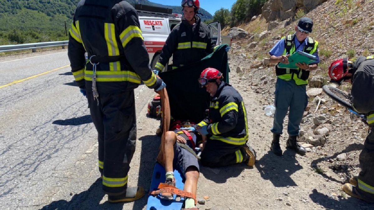 Un colectivo atropelló a dos ciclistas ingleses. Foto: https://www.facebook.com/fmdellagoradio