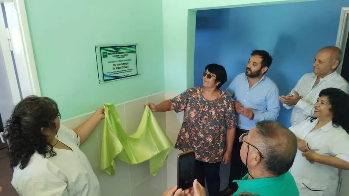 El Ministro de Salud, Fabian Zgaib participó del acto de reinauguración del CAPS de Cona Niyeu. Foto: Gentileza. 