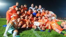 Imagen de Deportivo Roca ganó el torneo amistoso en El Chañar y se quedó con 250 mil pesos de premio