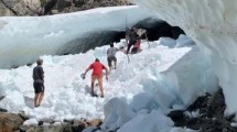 Imagen de Polémica por el ingreso a las cuevas del glaciar Hielo Azul: ¿se advertía sobre el riesgo?