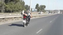 Imagen de Manejó su moto acostado y a gran velocidad en la Ruta 7