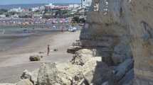 Imagen de Las Grutas: Los acantilados se están «disolviendo» por la filtración de aguas cloacales