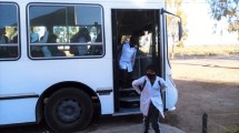 Imagen de Quedó con secuelas tras caerse del transporte escolar y la indemnizarán por una suma millonaria