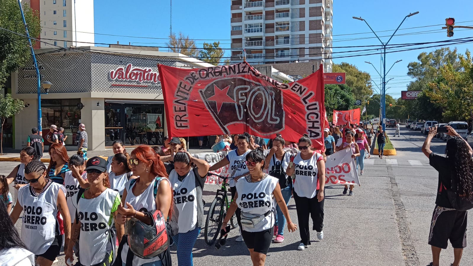 Organizaciones sociales se movilizaran hacia la Ruta 22 en Roca. Foto: Cesar Izza