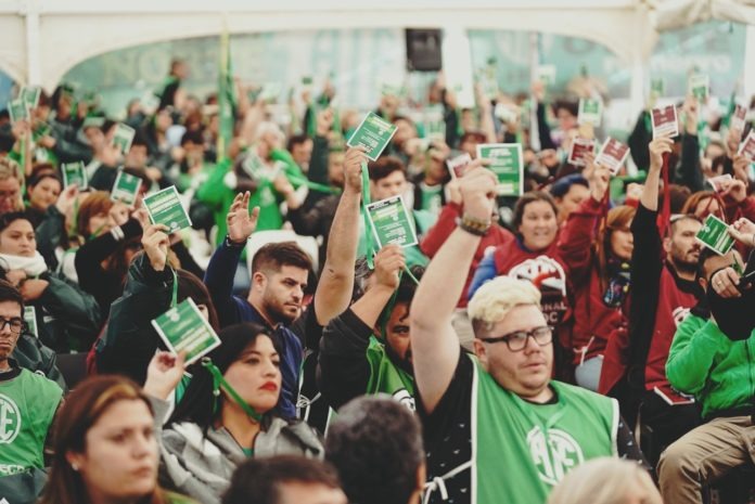 El Plenario de ATE aceptó esta mañana la propuesta salarial del Gobierno. Foto Gentileza