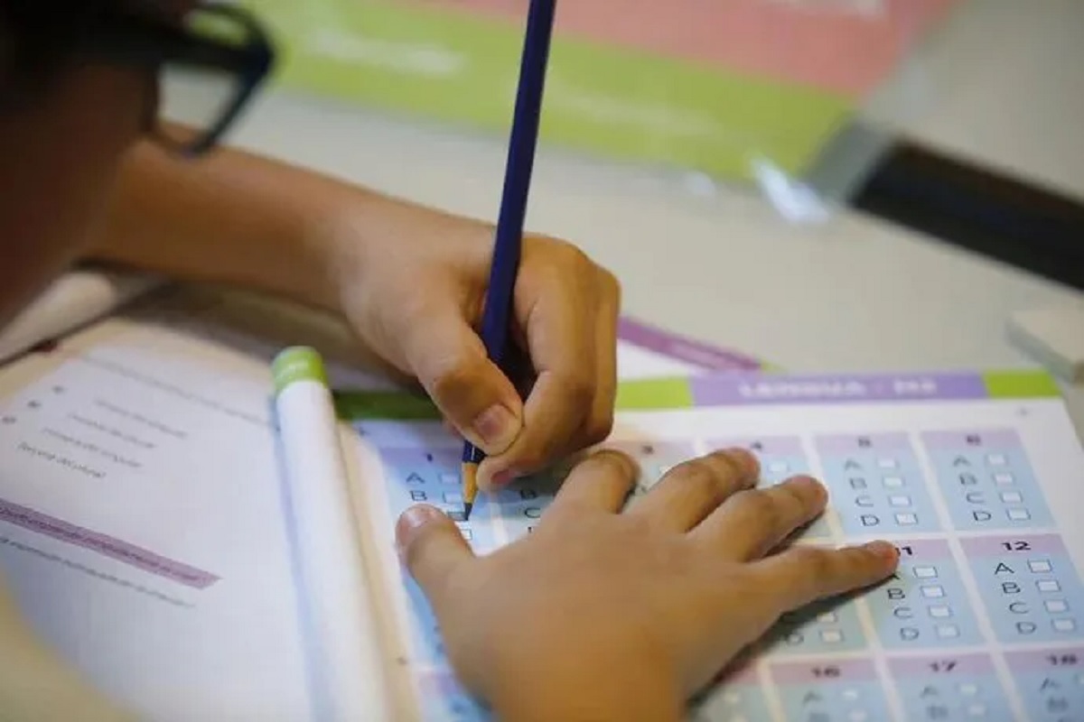 La ayuda escolar alcanza a niñas, niños y adolescentes para mejorar su trayectoria escolar.