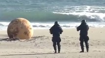 Imagen de El misterio rodea a una bola gigante que apareció en un playa de Japón