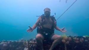 ¿Es frío el mar en Puerto Madryn? Mirá el video de un buzo y sus amigos en un barco hundido…