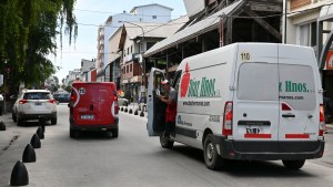 Gennuso pidió más rigurosidad por la descarga de mercaderías en el centro de Bariloche