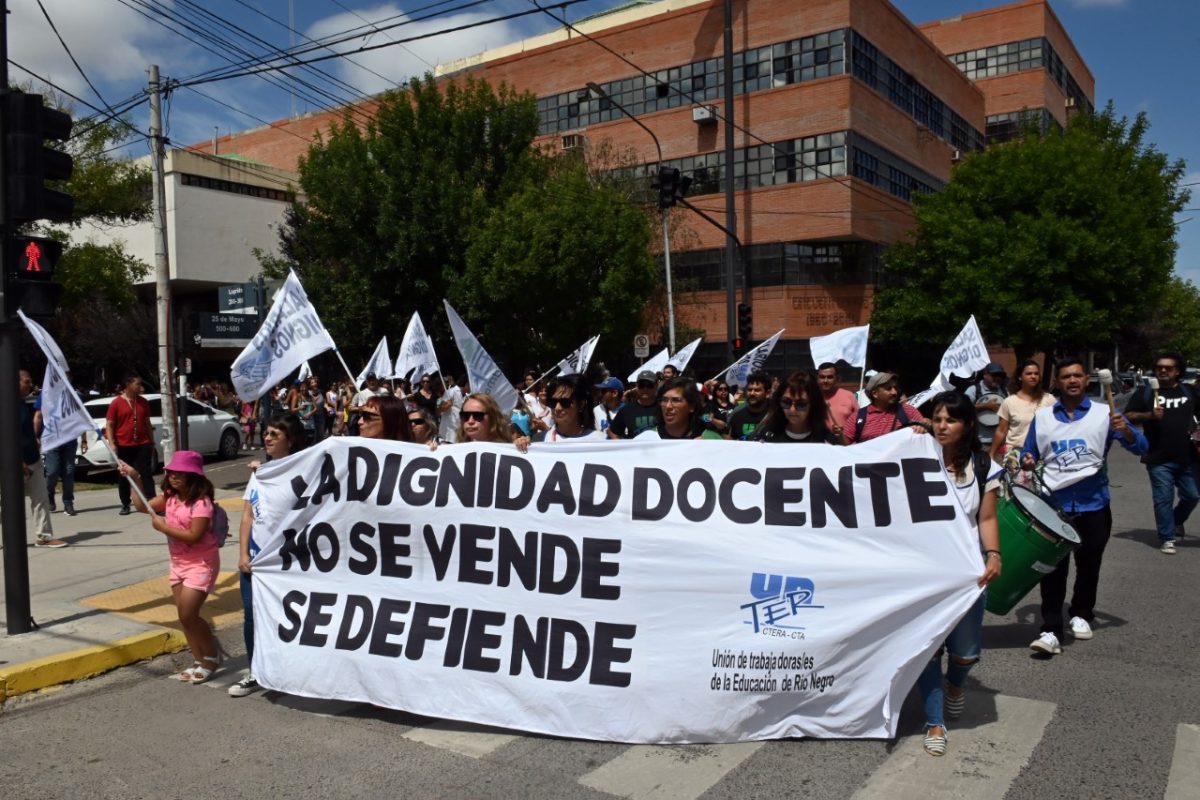 Unter comenzó este lunes un paro de 72 horas. Archivo