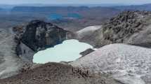 Imagen de Hicieron cumbre en el volcán Copahue y no olvidarán ni el trekking ni los paisajes de esta maravilla de la Patagonia: «Es algo hermoso»