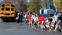 Imagen de Tiroteo en una escuela de Estados Unidos: una exalumna mató a tres niños y tres adultos