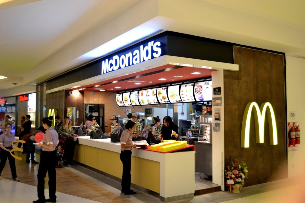 La delegada trabaja en el shopping Alto Comahue de Neuquén. Foto: http://eventomcdonalds.blogspot.com/