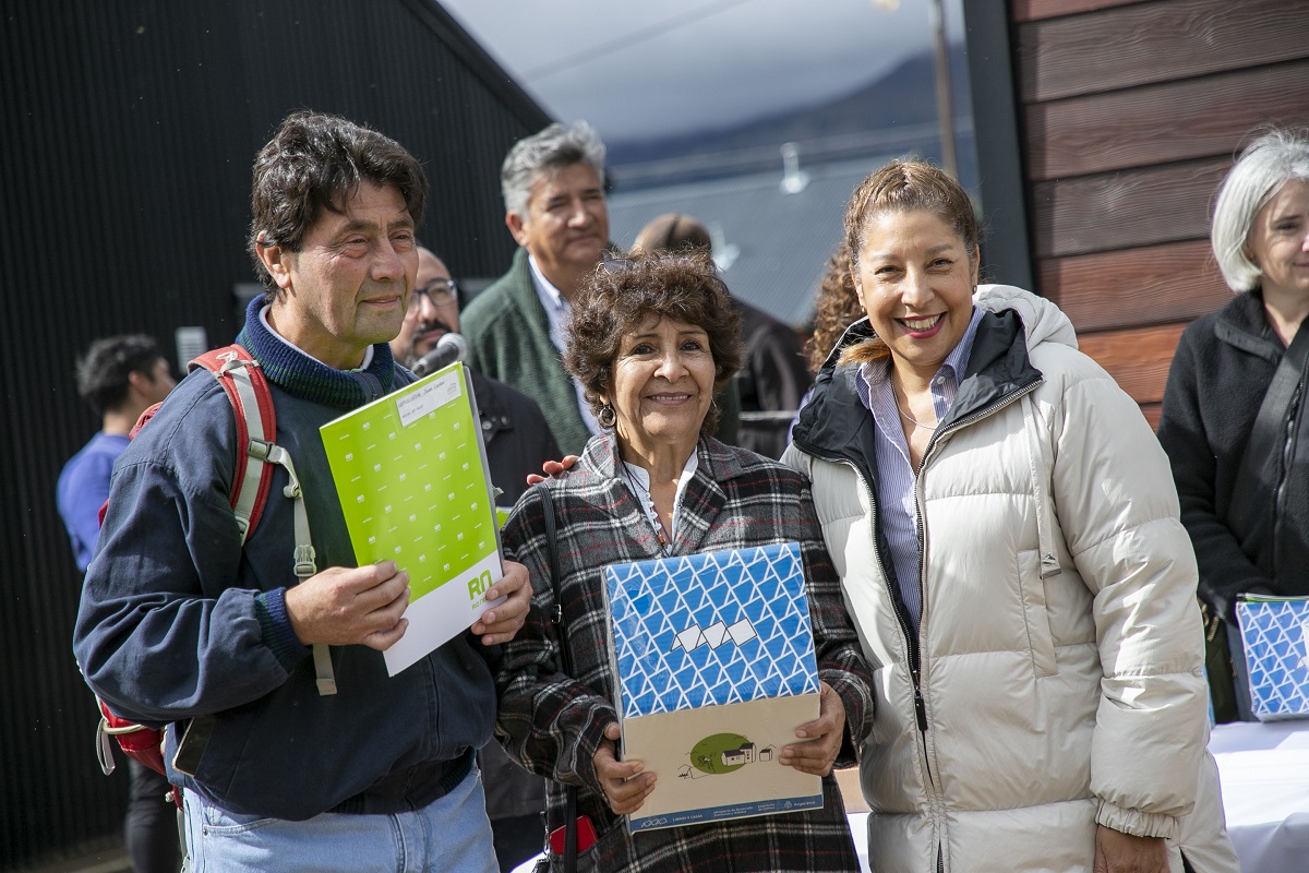 El acto de entrega de 41 viviendas destinadas a afiliados de ATE y la Cooperativa Ruca Hue. Foto: gentileza