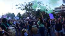 Imagen de 8M Día de la Mujer: miles de mujeres y disidencias marchan por las calles de Roca