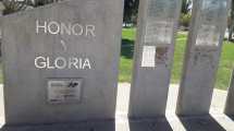 Imagen de Vandalizaron el monumento a los veteranos de Malvinas en Roca