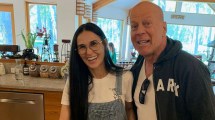 Imagen de Bruce Willis tiene demencia: Demi Moore se mudó con él y la pareja del actor, para cuidarlo