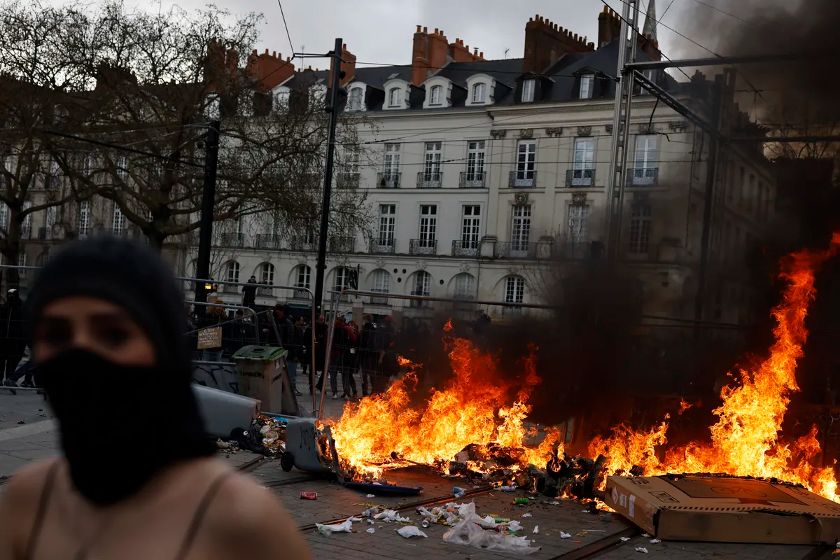 Desde el jueves se registraron protestas en varias ciudades, como en la plaza de la Concordia en París.