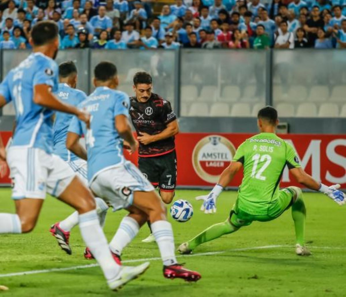 Huracán cayó ante Sporting Cristal y quedó afuera de la Libertadores. Foto: Gentileza Twitter @CAHuracan