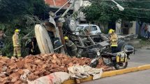 Imagen de Sigue grave la niña internada en terapia por el choque del camión ladrillero en Neuquén 