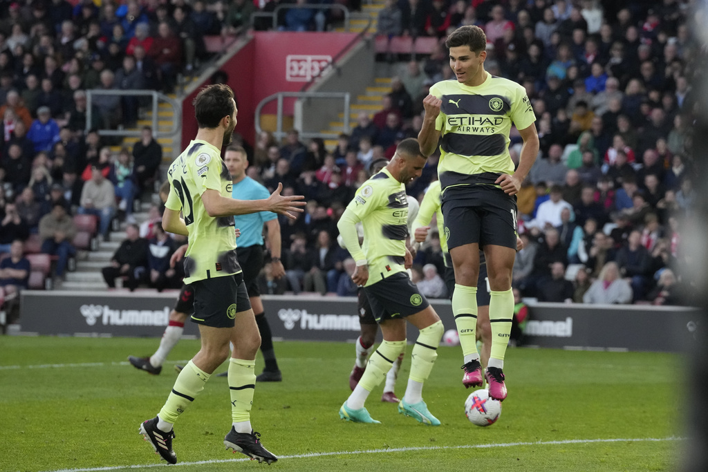 Julian Alvarez anotó el cuarto gol de la victoria del City. (AP Photo/Frank Augstein)