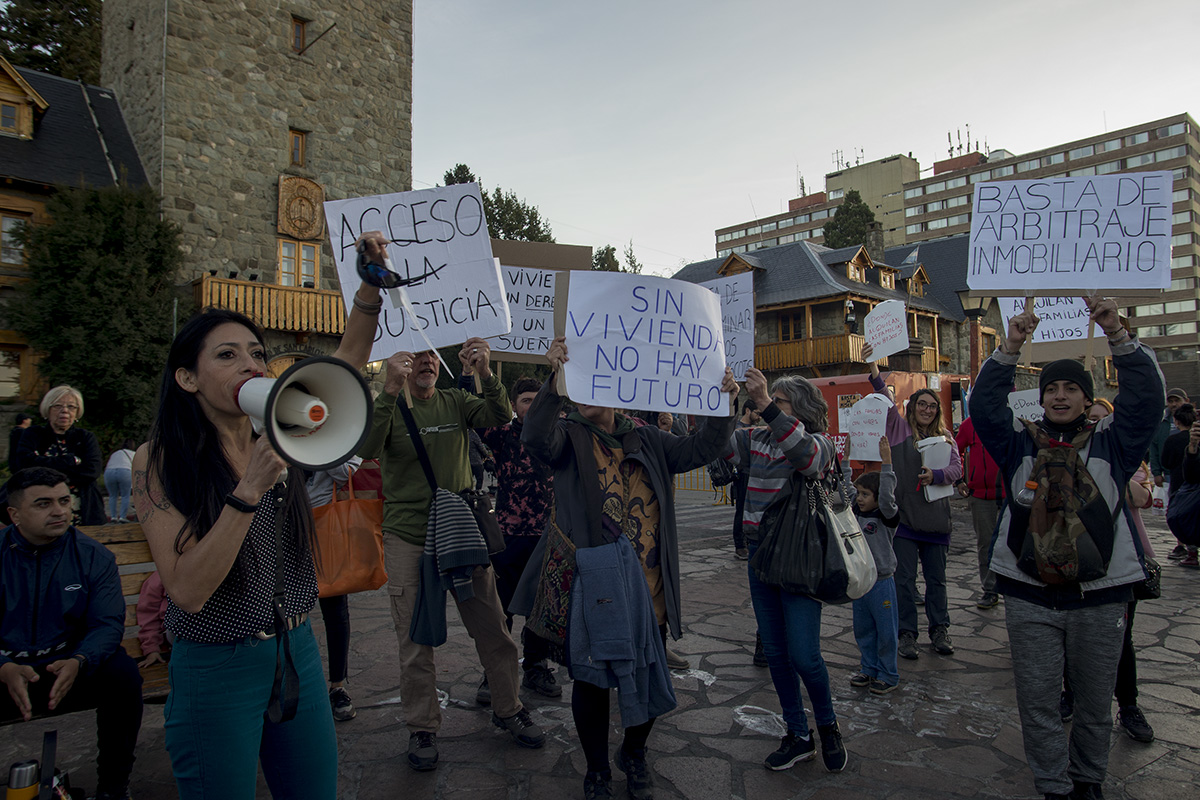 En los últimos años fueron numerosas las movilizaciones motivadas por la escasez de alquileres permanentes (archivo)