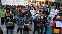 Imagen de Video: la protesta policial hizo ruido en el medio de la Fiesta del Chocolate en Bariloche