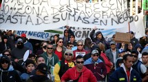 Imagen de Policías se manifestaron en Bariloche y pidieron mesa de diálogo a la gobernadora