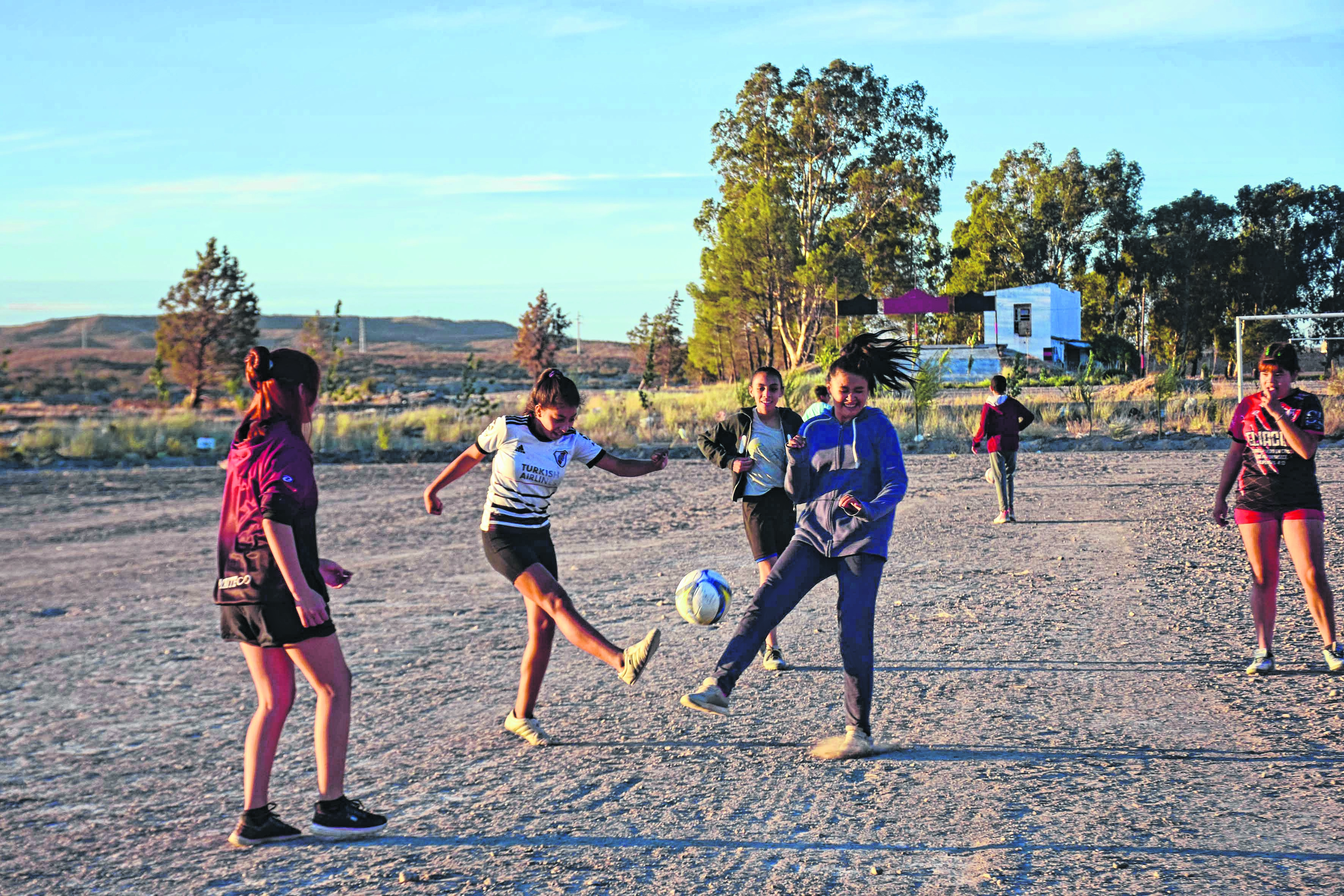 Deportistas esperan por la fecha para la instancia local de los Juegos Evita Foto: Andres Maripe/Archivo