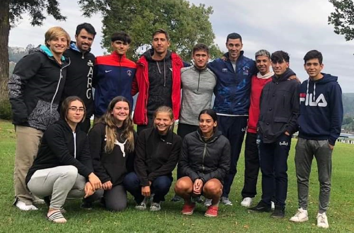 La delegación nacional que se coronó campeona en el Panamericano de canotaje de velocidad en Chile. 