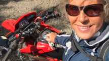 Imagen de Alicia se jubiló y recorre el país sola en moto: así fue el día que se animó al primer viaje, de Bariloche a El Bolsón