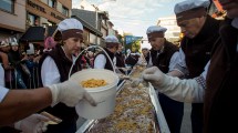 Imagen de Bariloche elaboró la barra de chocolate más larga del mundo