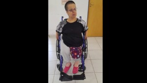 «Estoy cansada»: necesita una silla de ruedas hace más de un año y la obra social no responde, en Neuquén