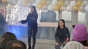 Escándalo en Chile: denunciaron un «show erótico» de twerk en un consultorio familiar