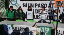 Imagen de Conflicto en Río Negro: Unter y ATE protestan en Viedma contra el descuento de días de paro