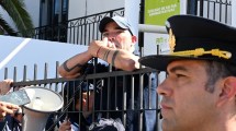 Imagen de Policías rechazan «mejoras» del Gobierno: marcha en Viedma y protesta en la Fiesta del Chocolate en Bariloche